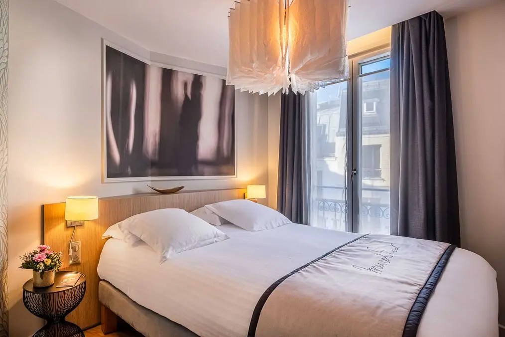 Bedroom at Hôtel Littéraire Le Swann